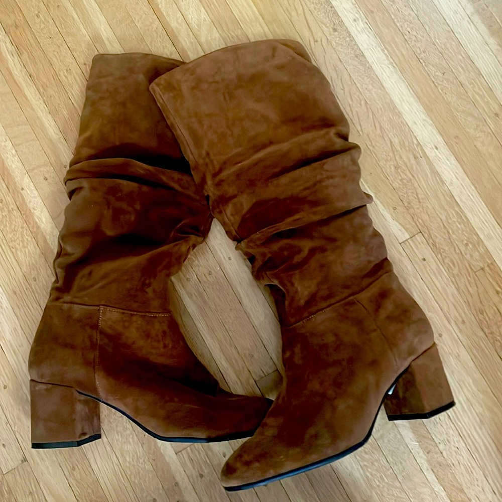 Adorable slouchy boots